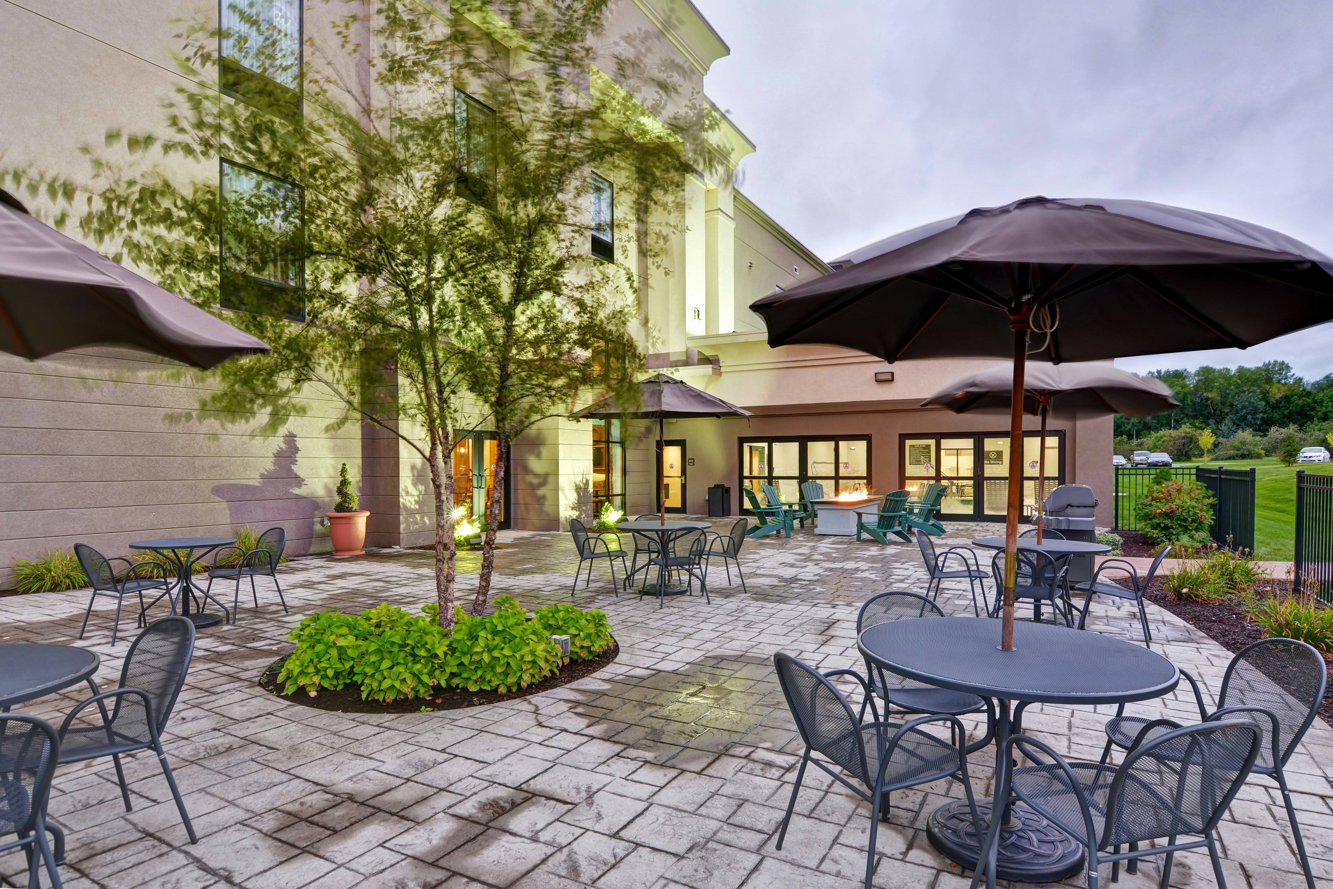 Hampton Inn and Suites New Hartford 64/64
