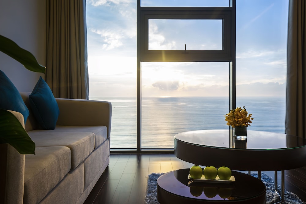 Maximilan Danang Beach Hotel 22/48