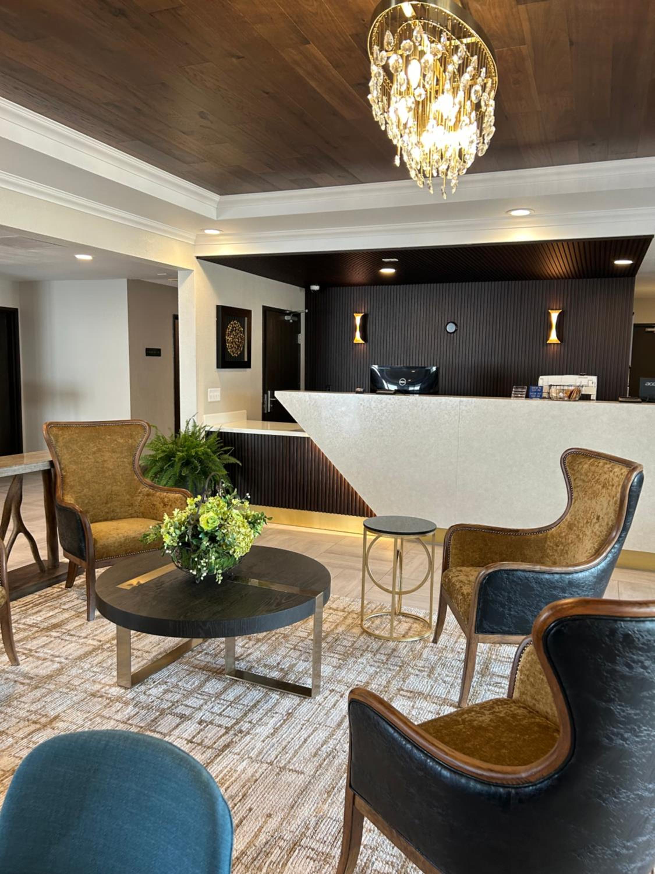 Brady Hotel 5/40