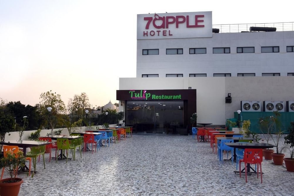 7 Apple Hotels Aurangabad 39/43