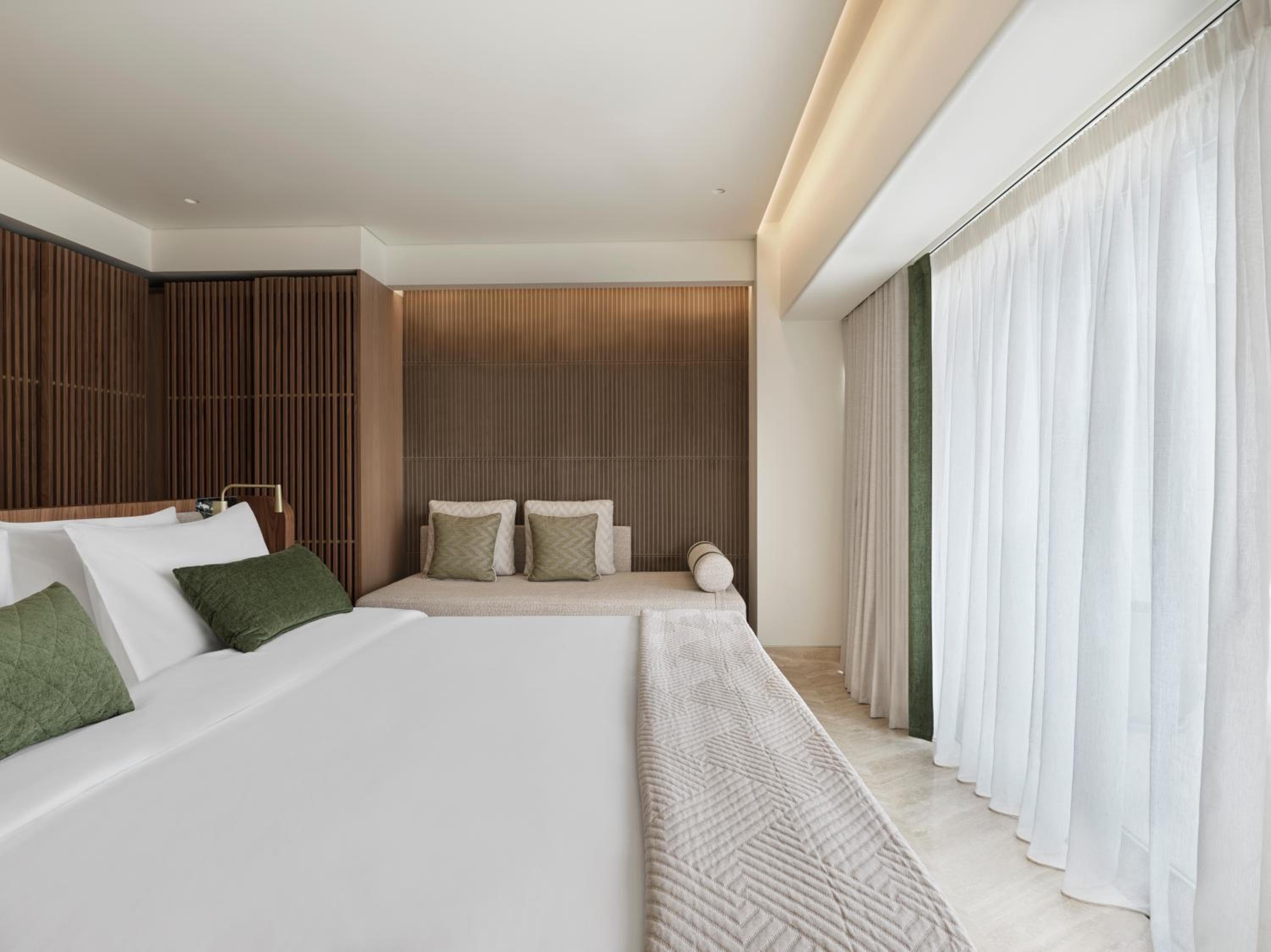 Panorama, Suite, King Bed, Temple View, Sofa, Balcony