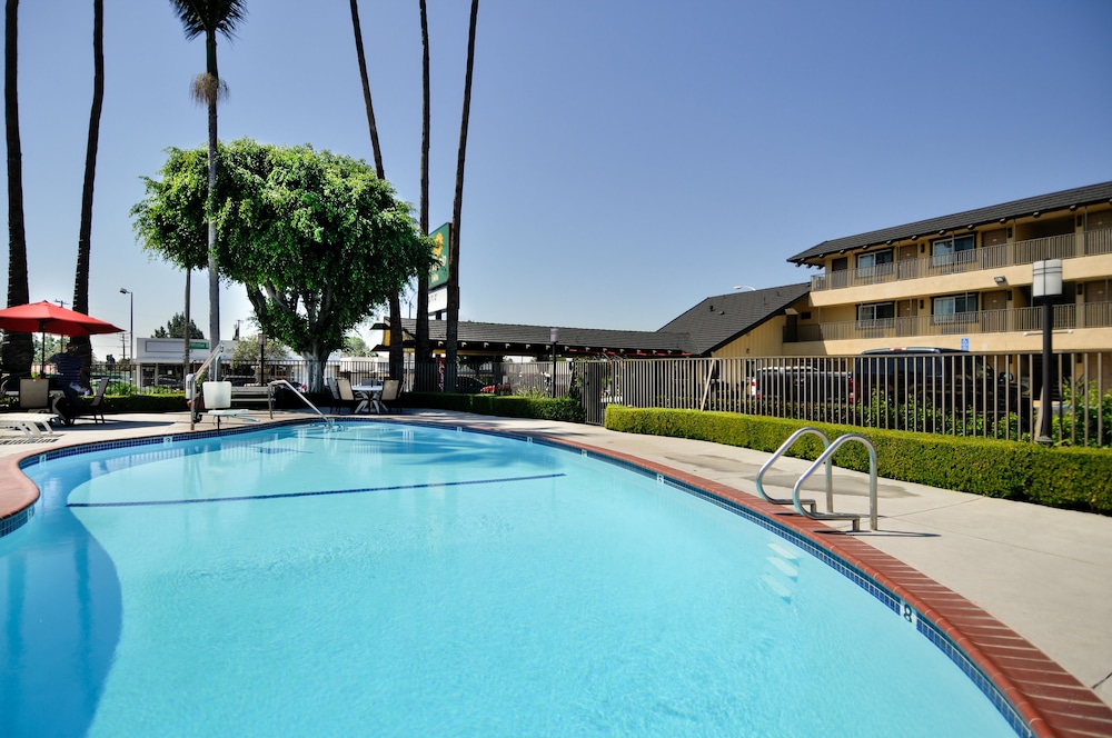 Vagabond Inn Whittier 3/53