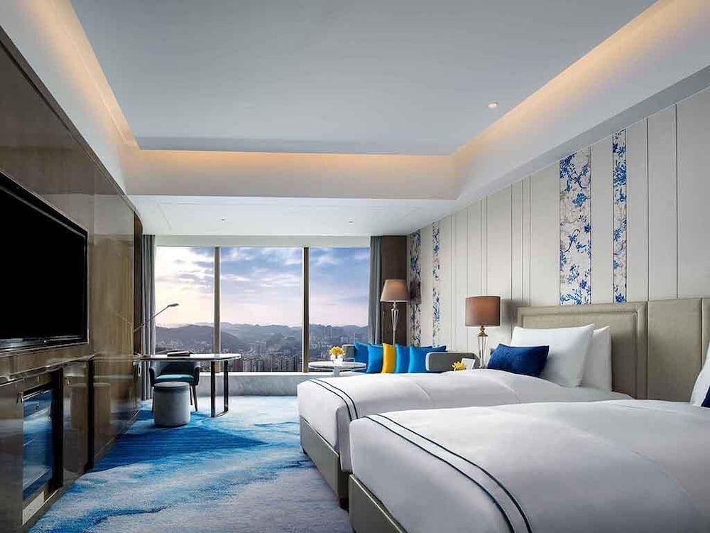 SOFITEL GUIYANG HUNTER 12/54