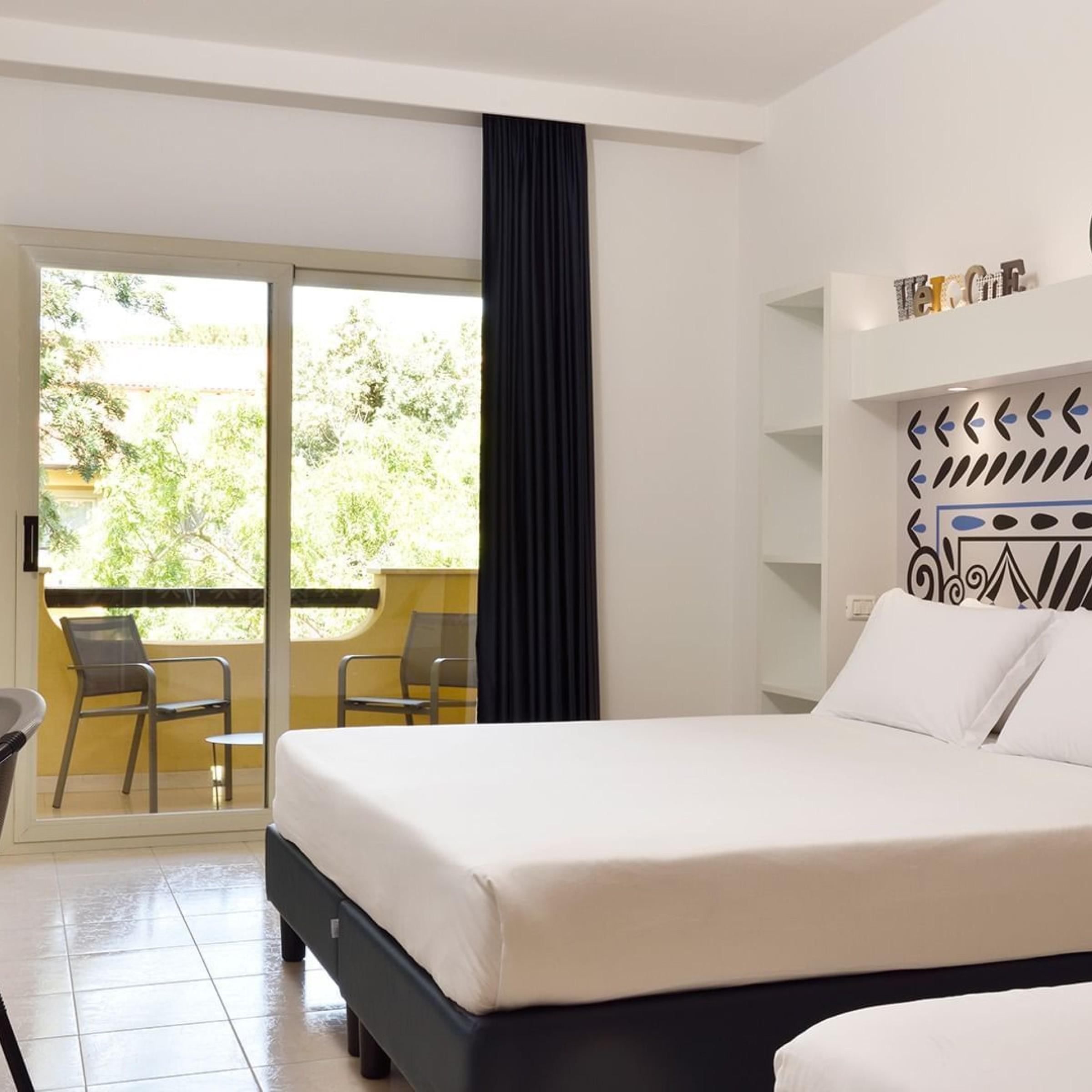 Deluxe, Balcony