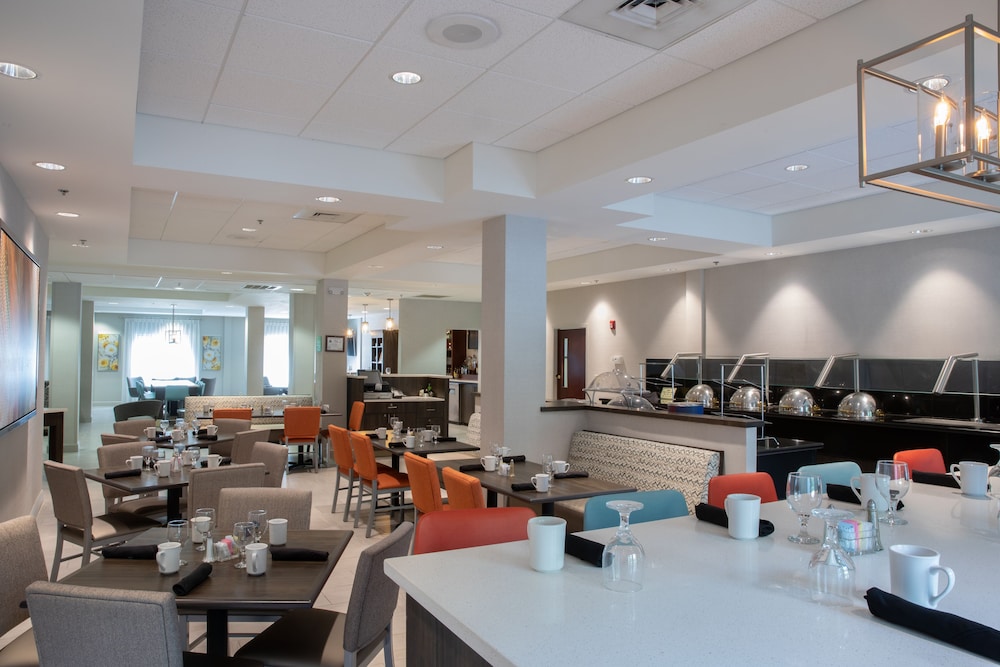Holiday Inn Hotel And Suites Raleigh Cary I 40 Walnut St 51/68