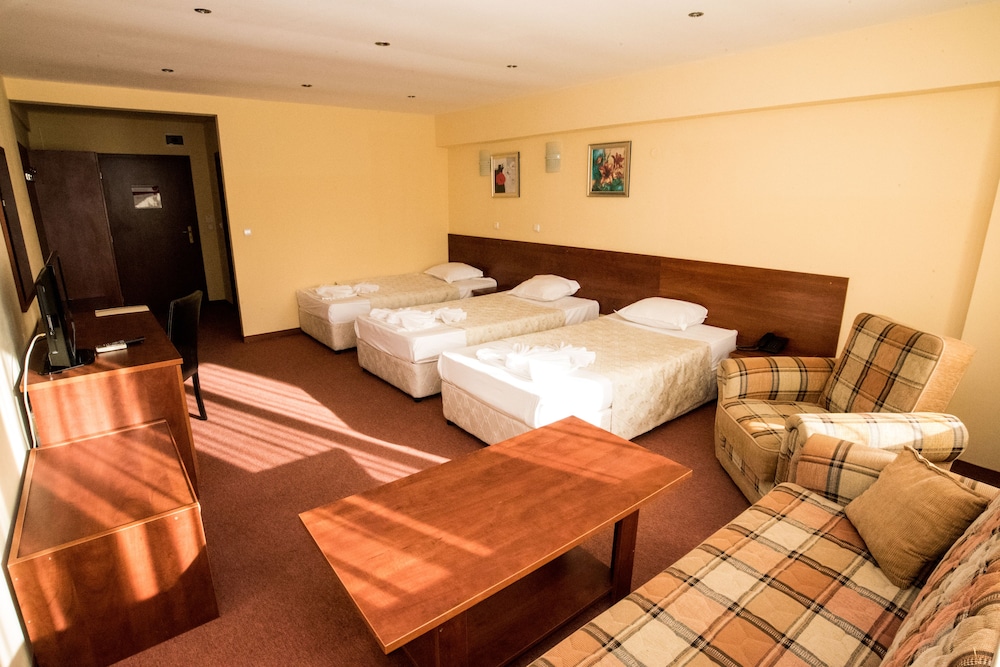 Avenue Hotel 29/50