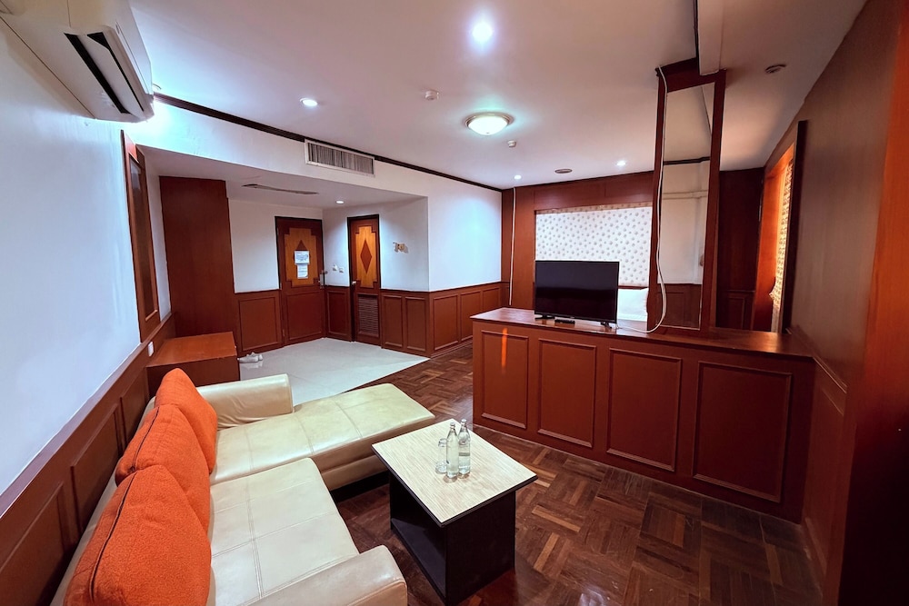 Ayutthaya Grand Hotel 37/41