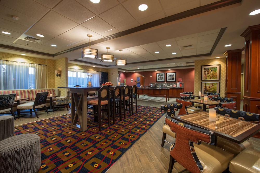 Hampton Inn Easley 54/72