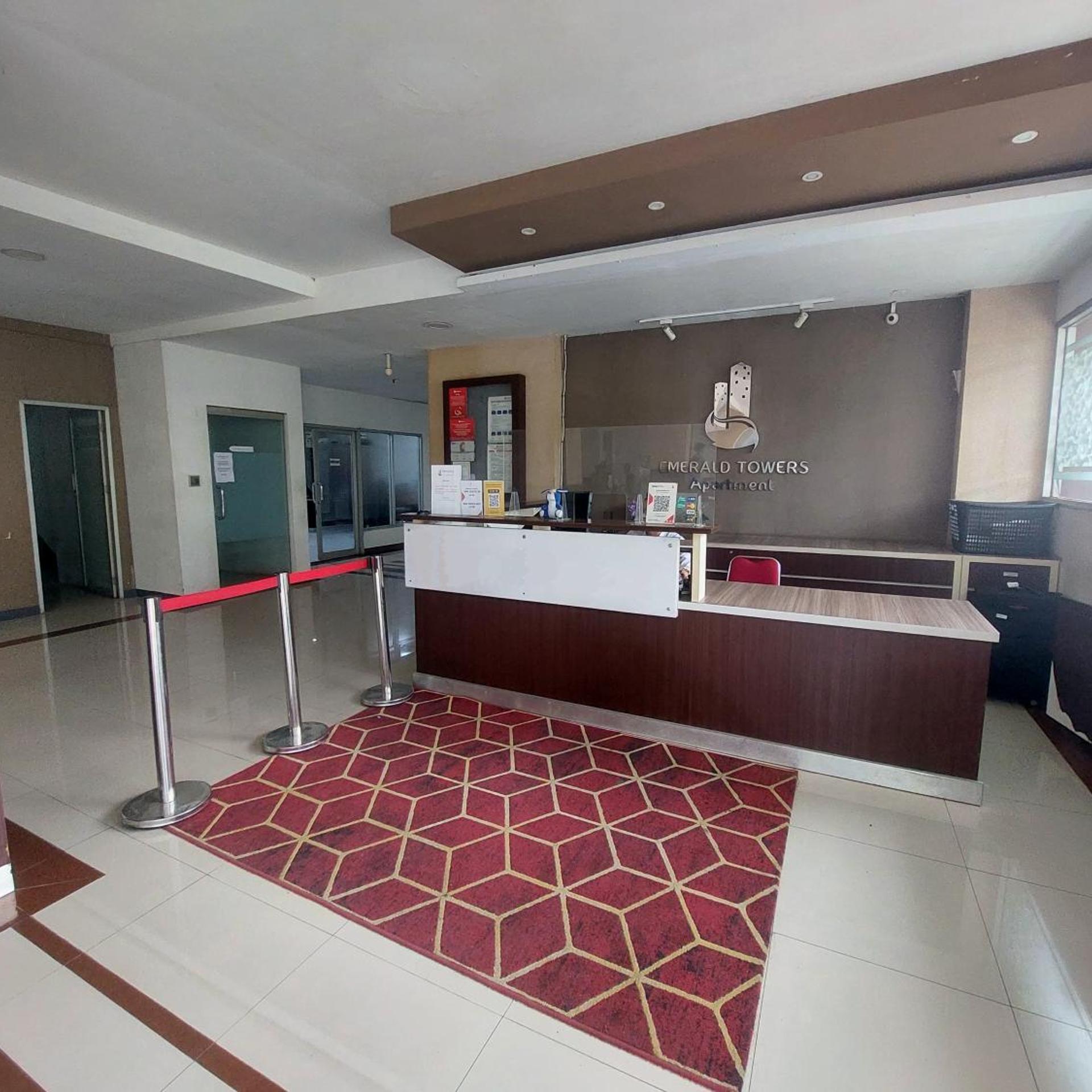 Emerald Apartel 10/51