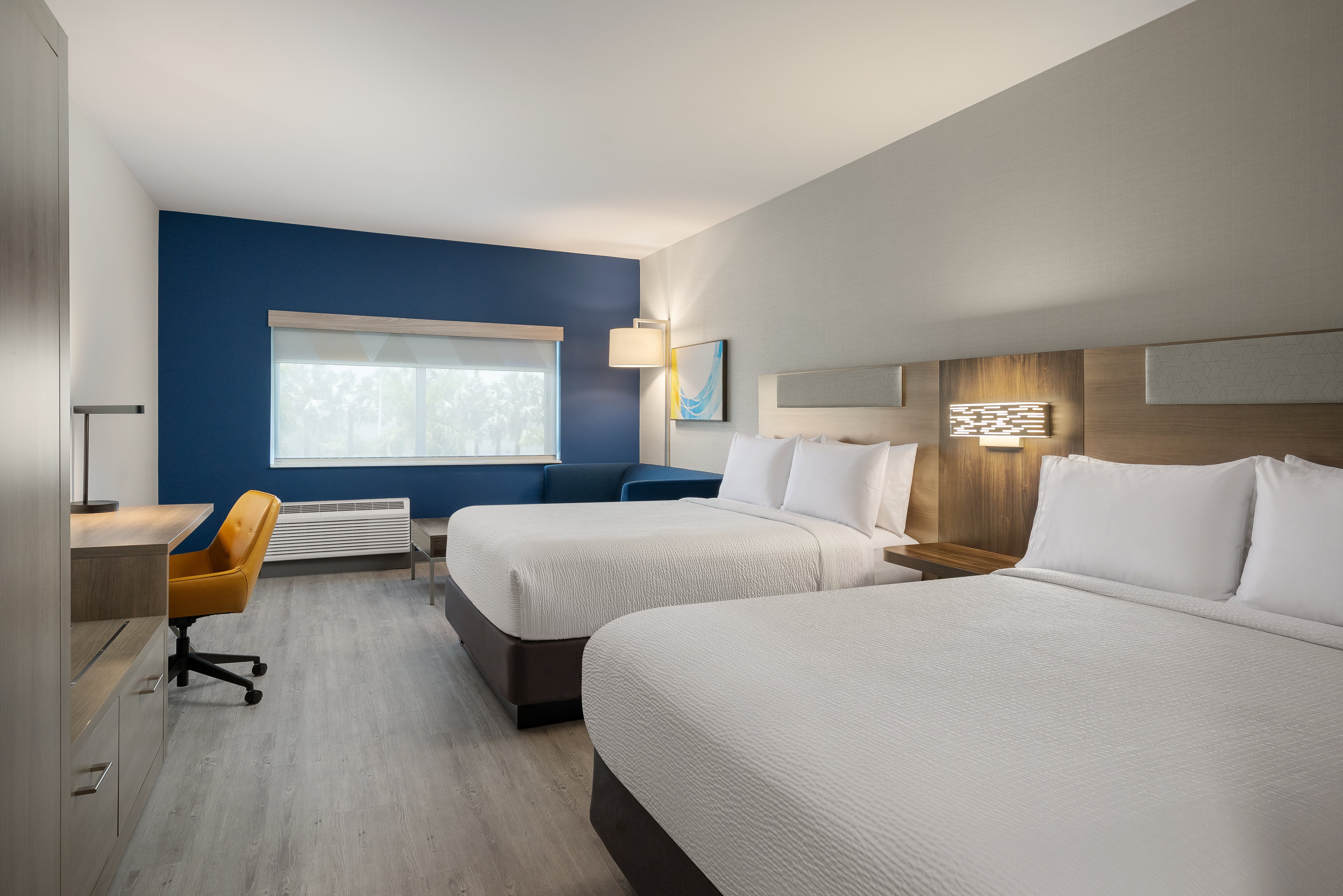 Holiday Inn Express & Suites Miami Intl Airport - 36th St 12/50