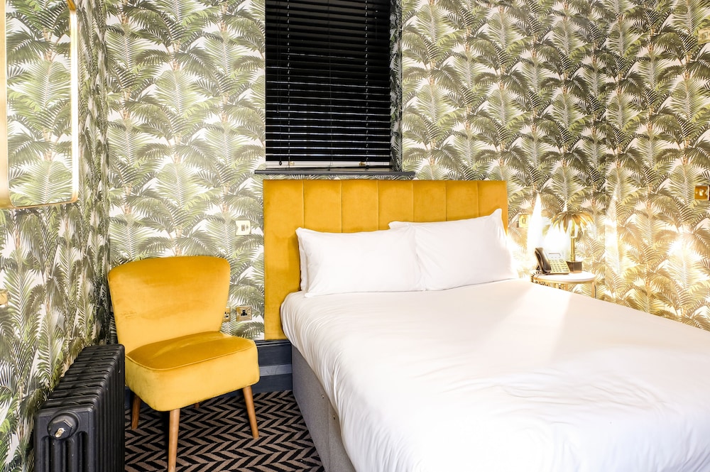 Lock & Key Hotel 3/69