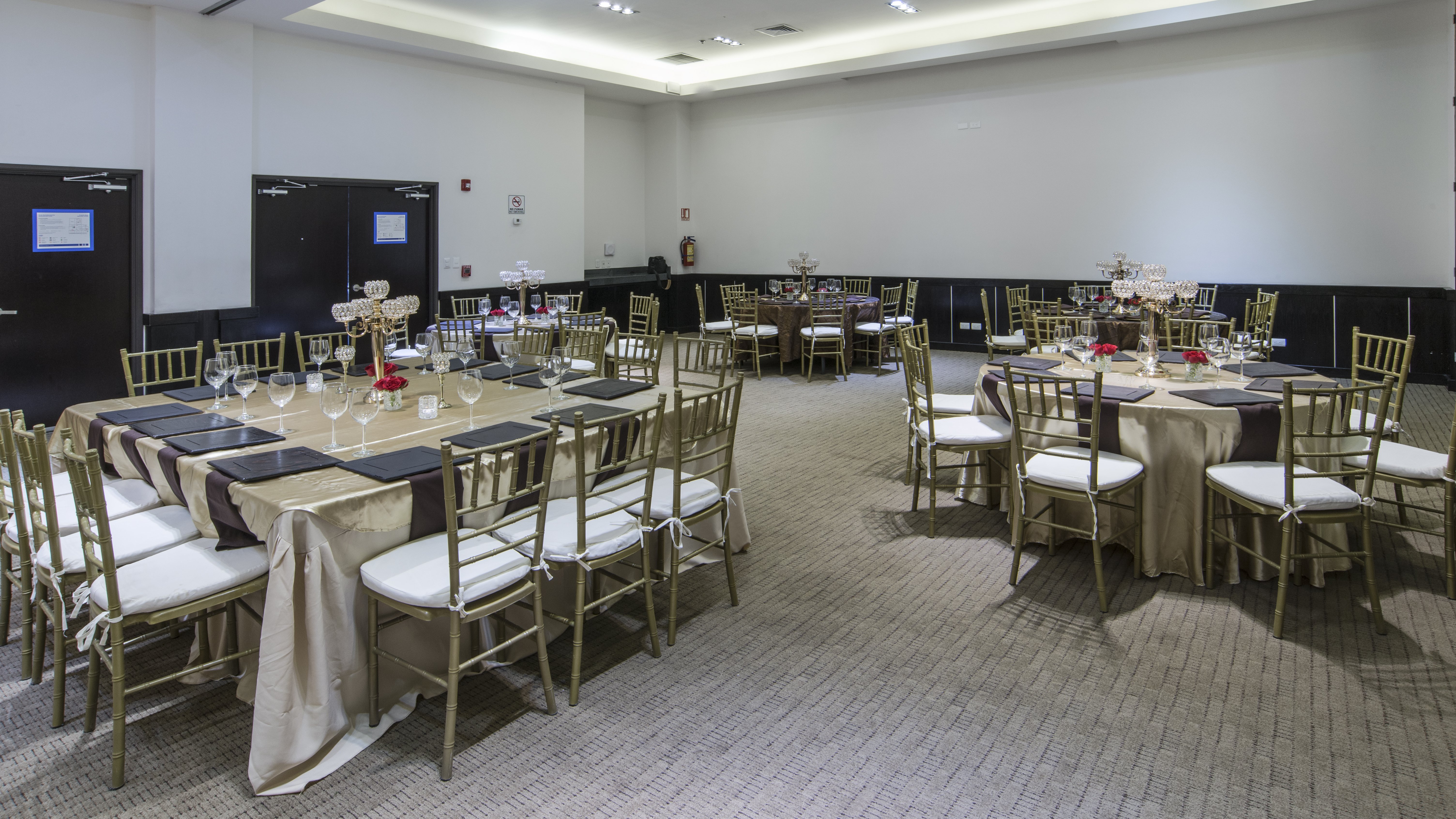 Holiday Inn Express Guaymas 24/37