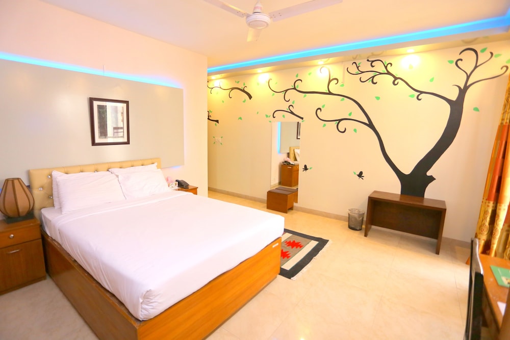 Dhaka Golden Inn 24/48