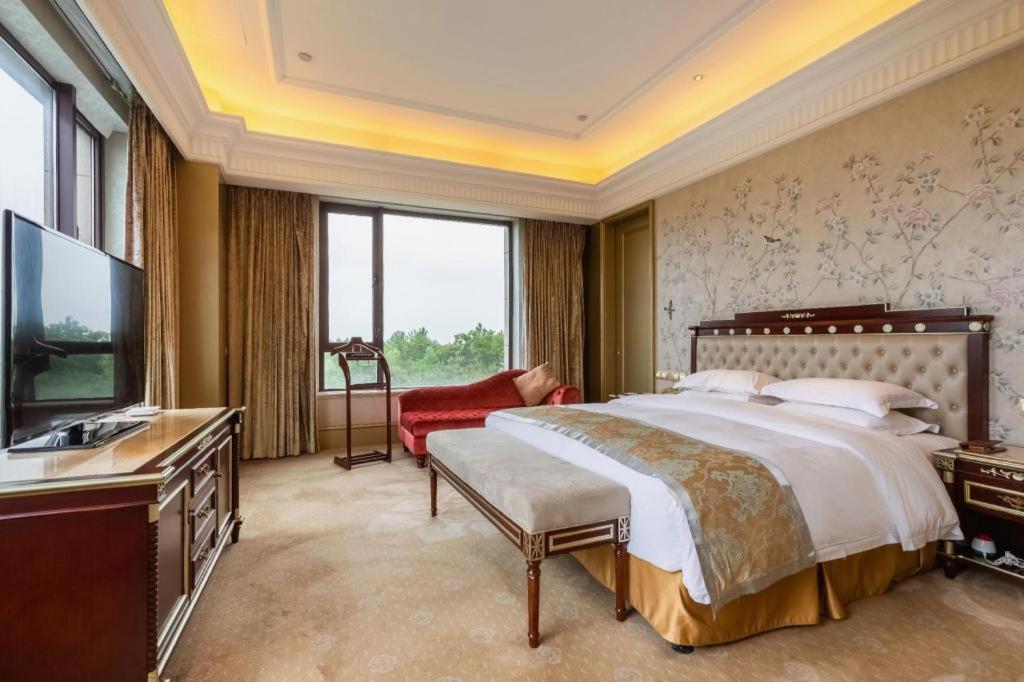 Canal Jinling Grand Hotel 12/35