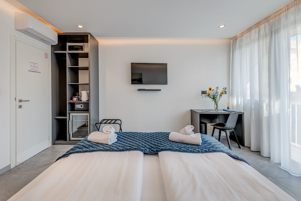 Lichia Amia Luxe Rooms 12/21