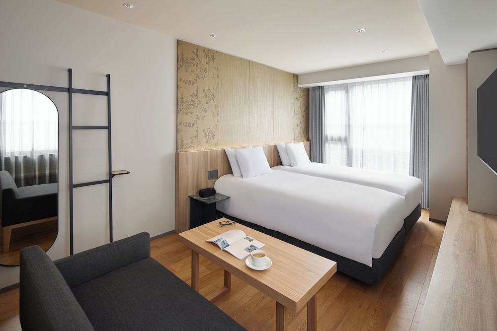 Superior, Studio, Twin Beds