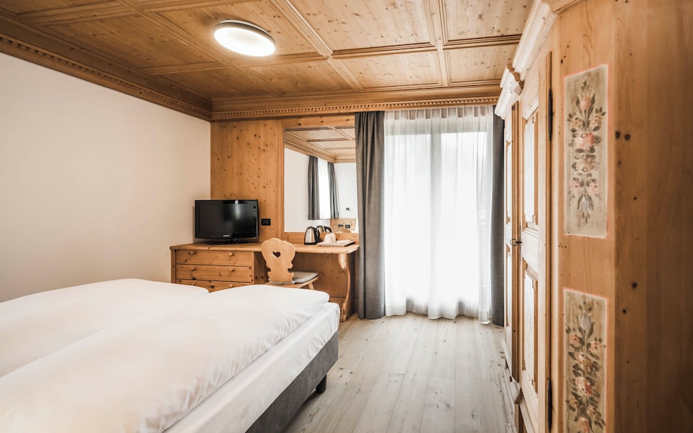 Hotel Ladinia 11/50