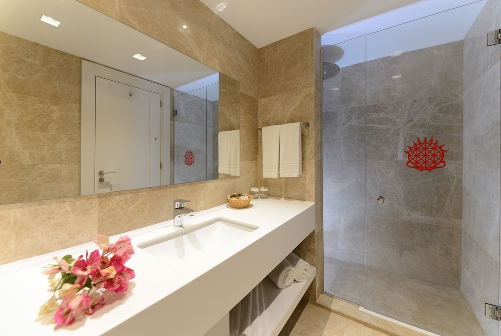 Lugga Boutique Hotel and Beach 43/43