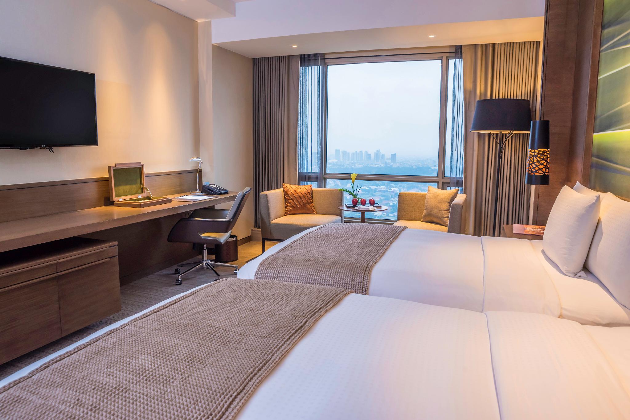 Deluxe, City View, Marco Polo Ortigas Manila 3/3
