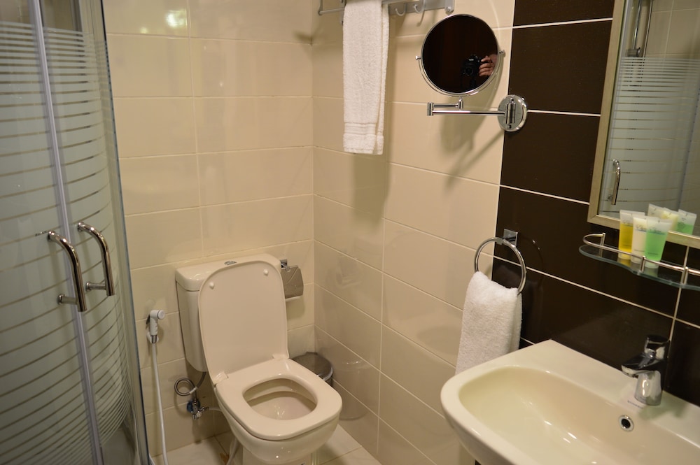 Ream Hotel 44/50