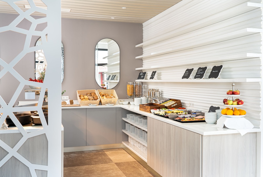 elaya hotel regensburg city center, Trademark by Wyndham 24/36
