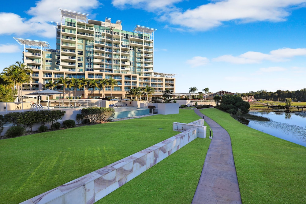 Pelican Waters Resort 65/68