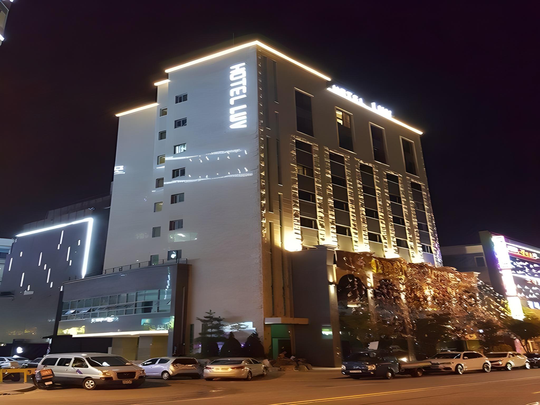 Business Design Hotel LUV 17/98
