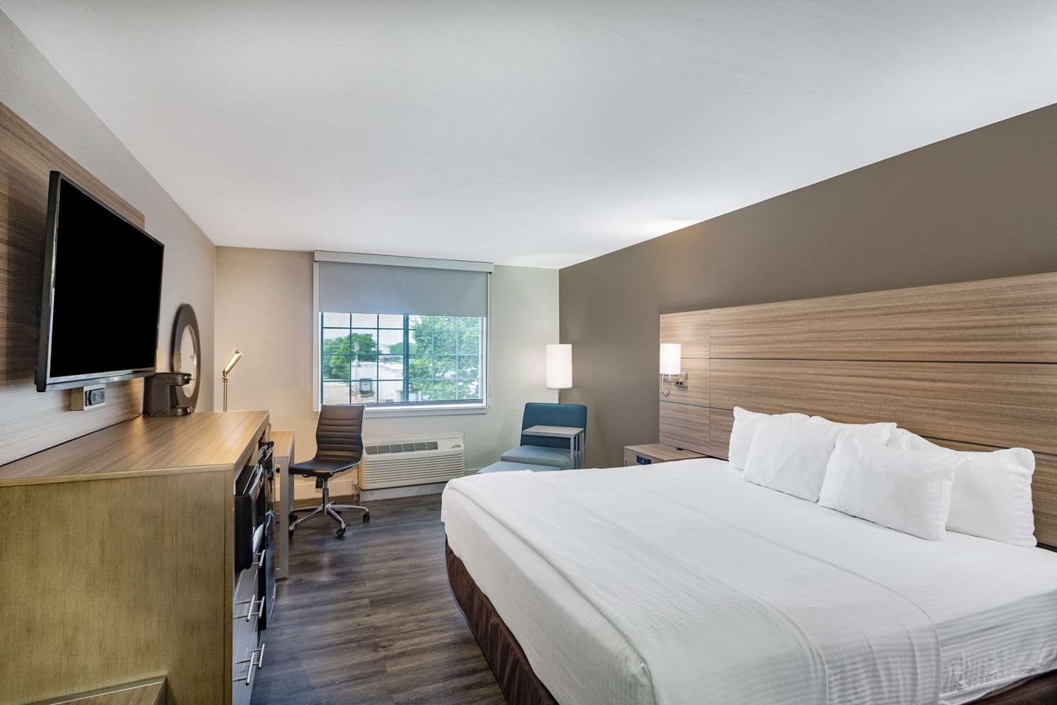 La Quinta Inn & Suites by Wyndham Joplin 18/56