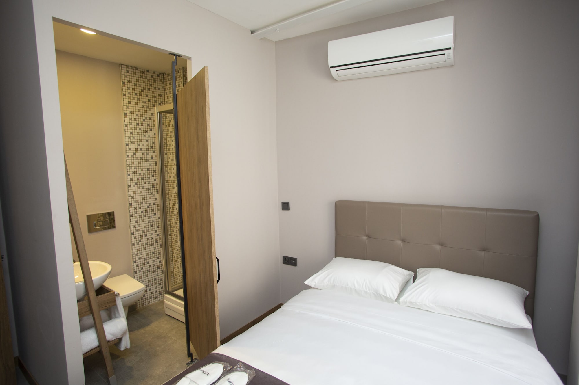 STANDARD, DOUBLE BED