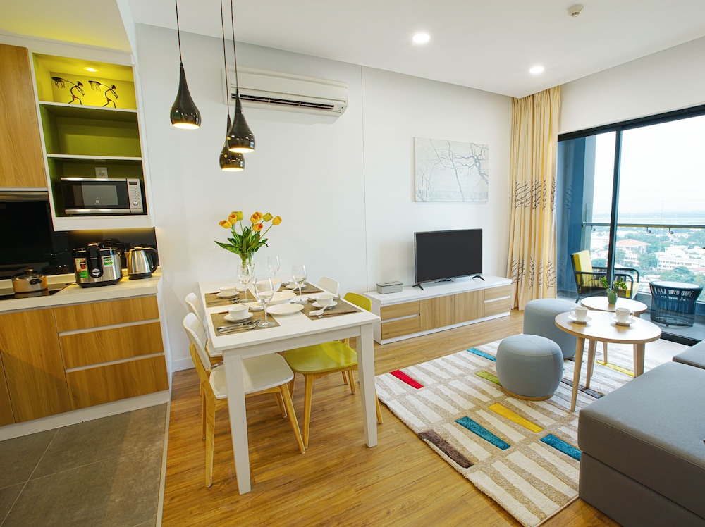 Republic Plaza Apartment 24/38