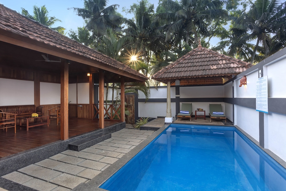 Estuary Sarovar Premiere , Poovar Island 23/50