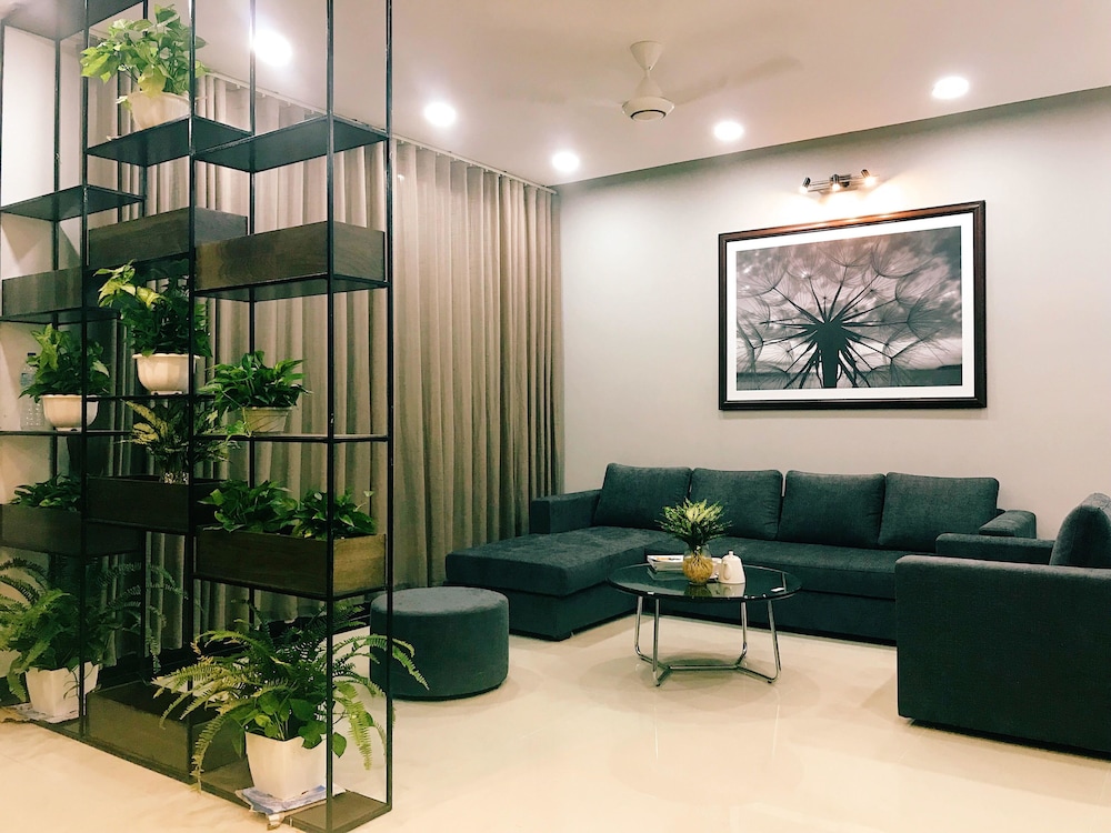 V House 6 Serviced Apartment 32/41