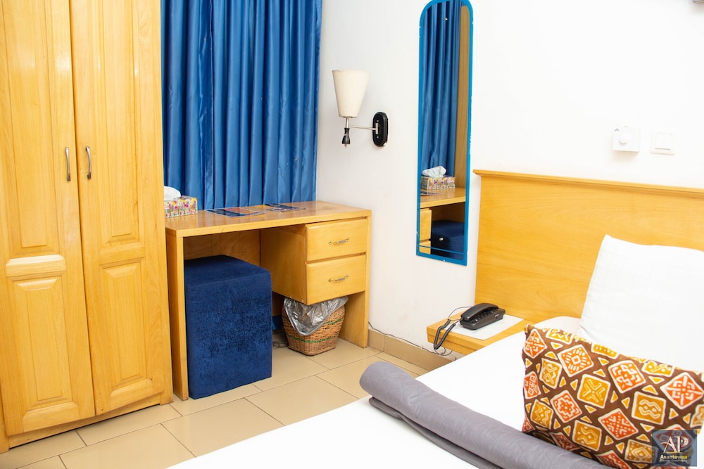 Asantewaa Premier Guesthouse 8/49
