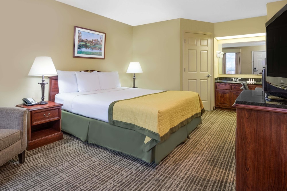 Baymont By Wyndham Thomasville 18/49