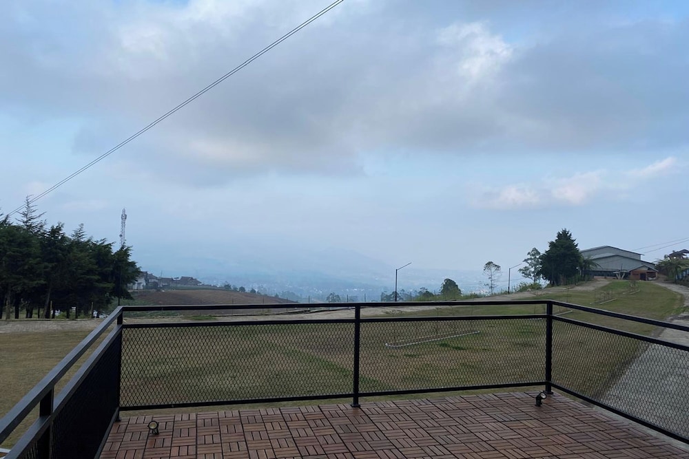 Puncak Darajat Highland by Zuzu 30/50