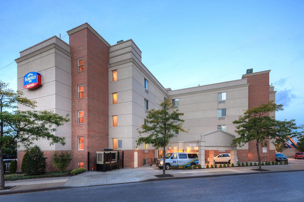 Fairfield Inn by Marriott New York LaGuardia Airport/Flushing 34/37