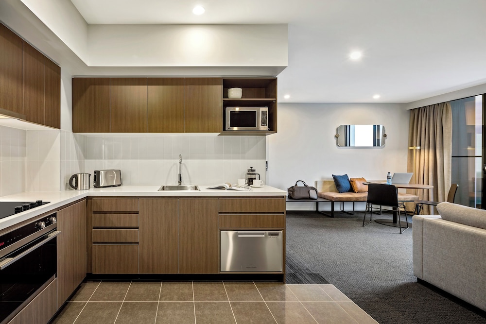 3 BEDROOMS, APARTMENT