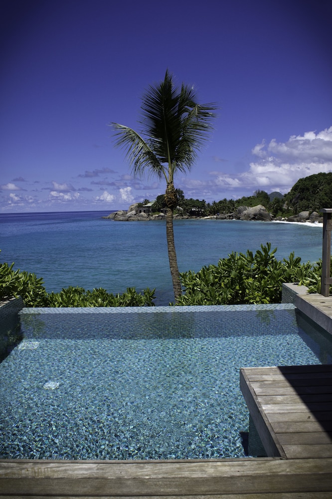 Carana Beach Hotel 3/68
