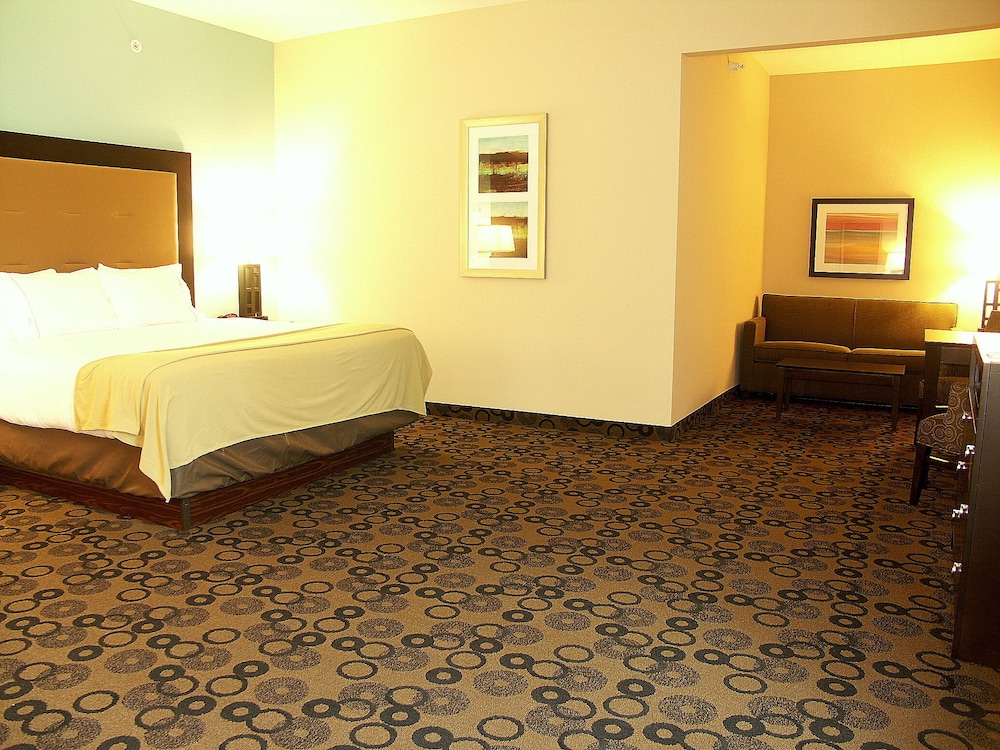 Holiday Inn Express Hotel And Suites Cleveland Northwest 25/61