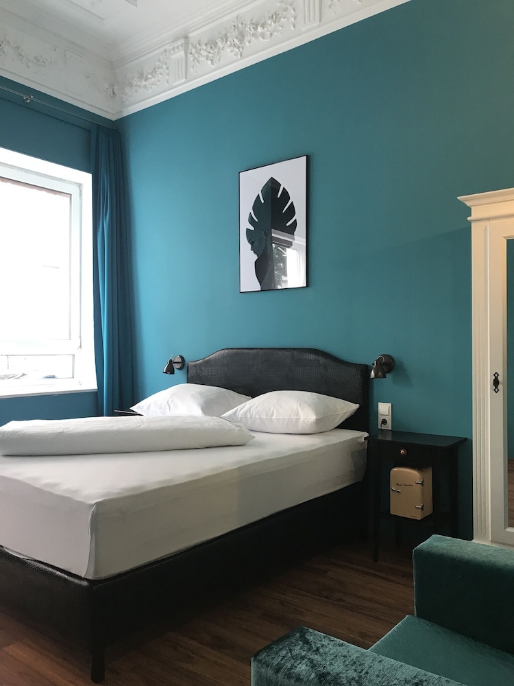 Hotel Mystique 9/50
