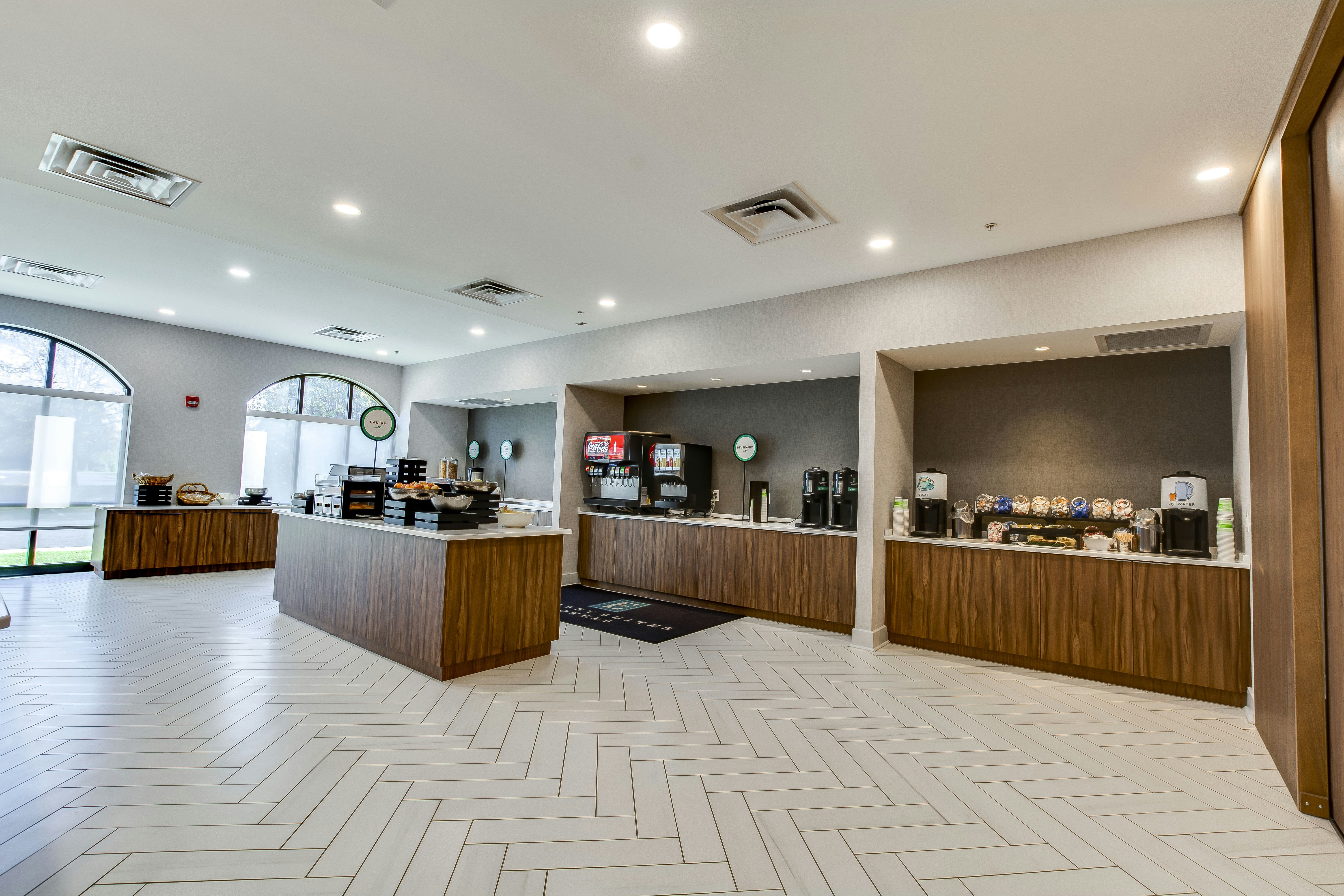 Embassy Suites Louisville East 22/73