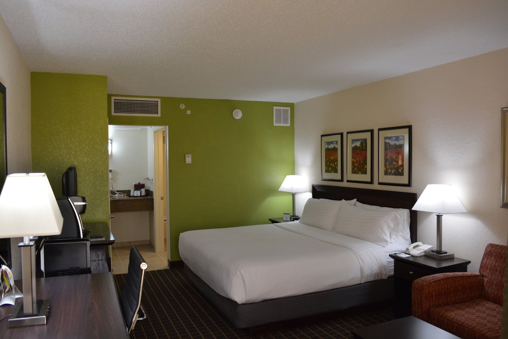 Holiday Inn Hazlet 16/69