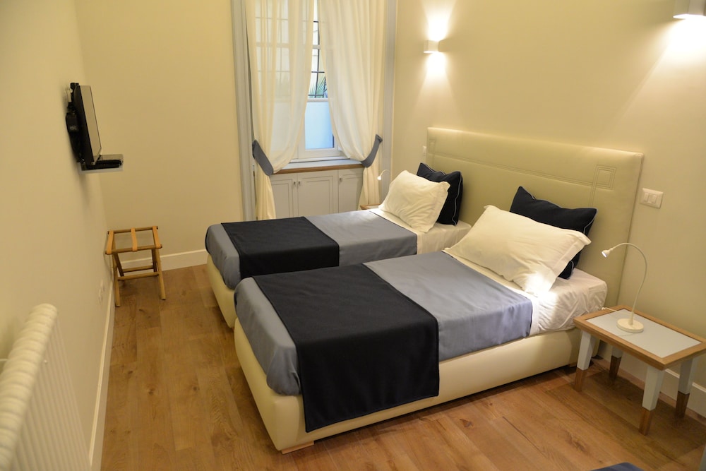 BLUE, ROSE, DOUBLE OR TWIN BED