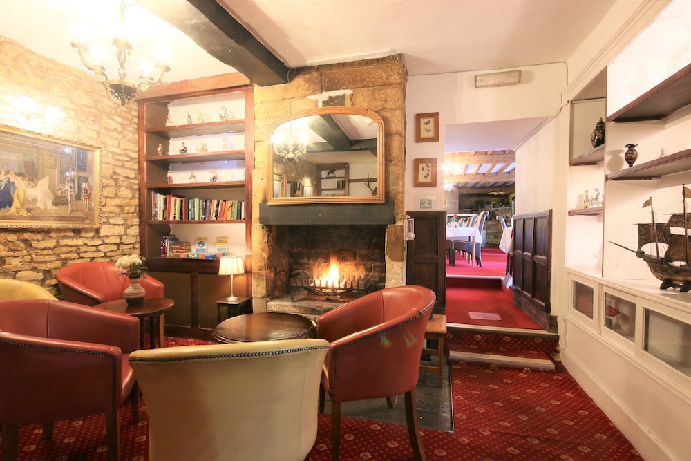 The Crown Hotel 27/47