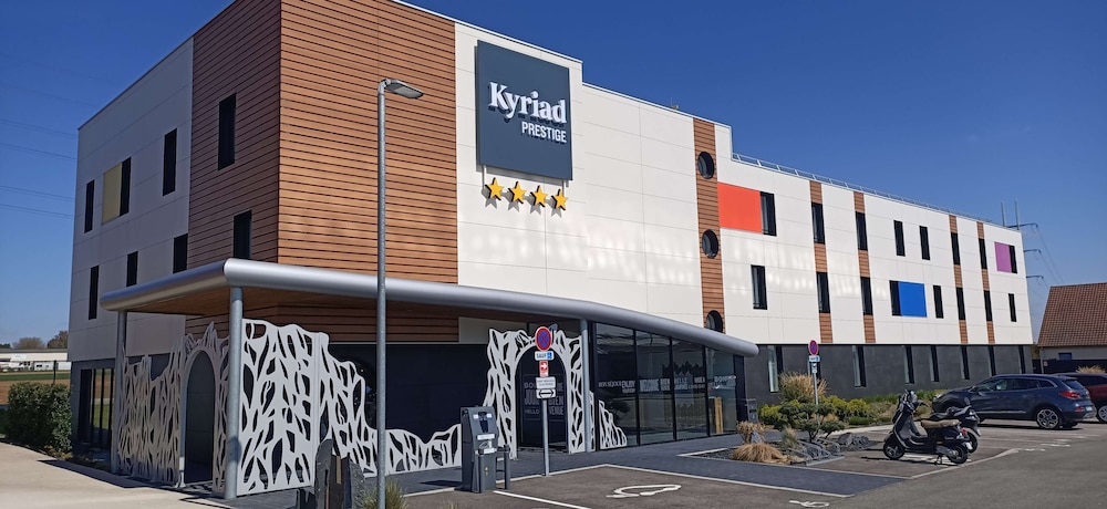 Kyriad Prestige Amiens Poulainville Hotel and SPA 33/40