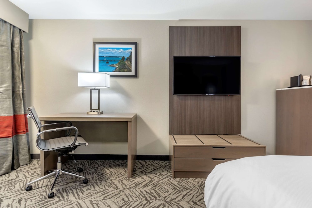 Quality Inn and Suites Pacific Auburn 39/51