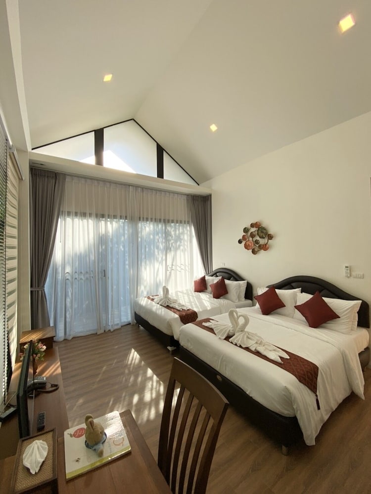 Mira Residence Resort 12/37