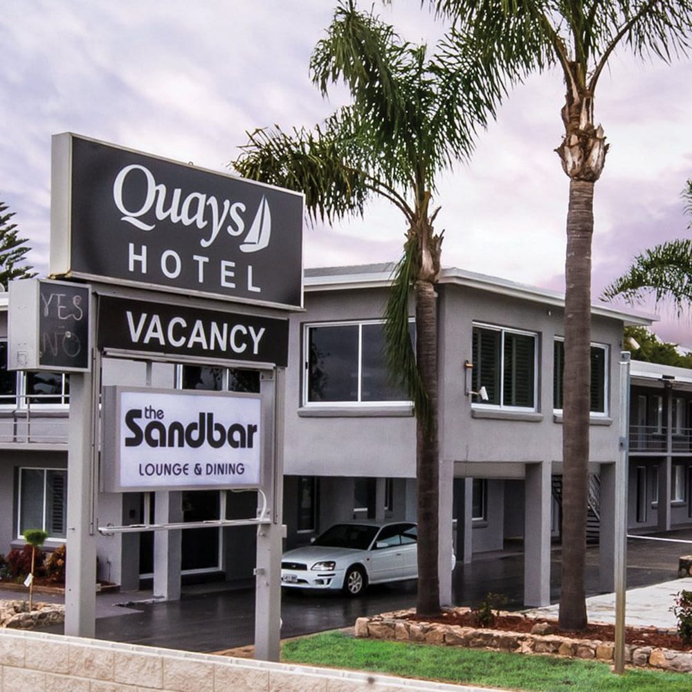 Quays Hotel 2/45