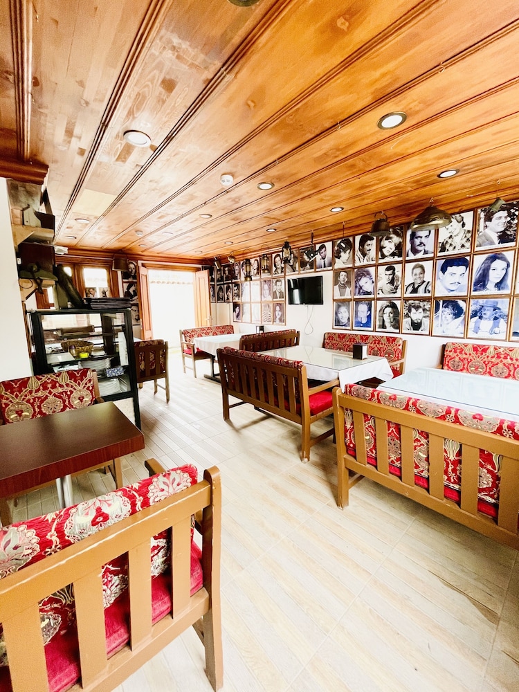 Qonaq Hotel 34/40