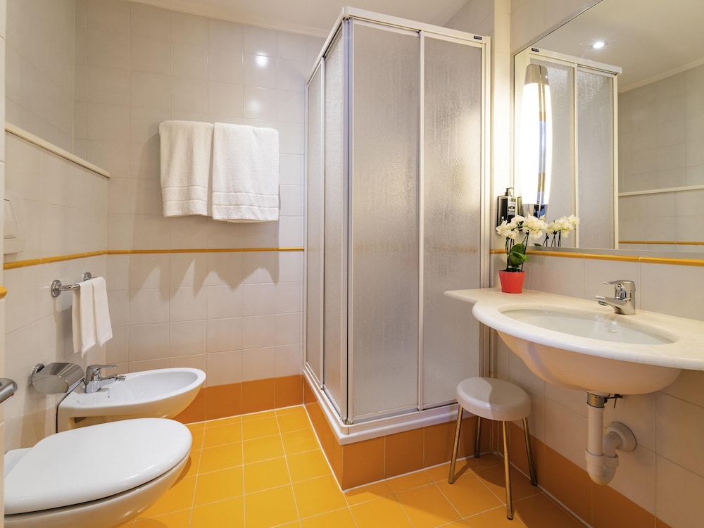 IBIS STYLES NAPOLI GARIBALDI 64/66